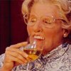 lol-mrs-doubtfire-31201307-167-167.jpg