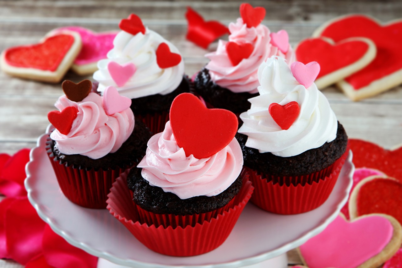 Sweets_Cake_Cupcake_Heart_514698_1280x853.jpg