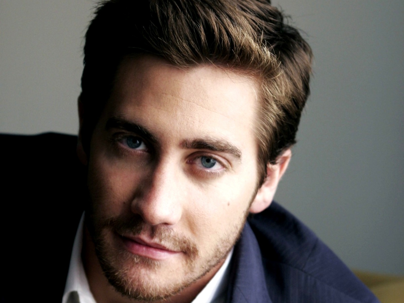 Jake-Gyllenhaal-jake-gyllenhaal-22023050-1600-1200.jpg