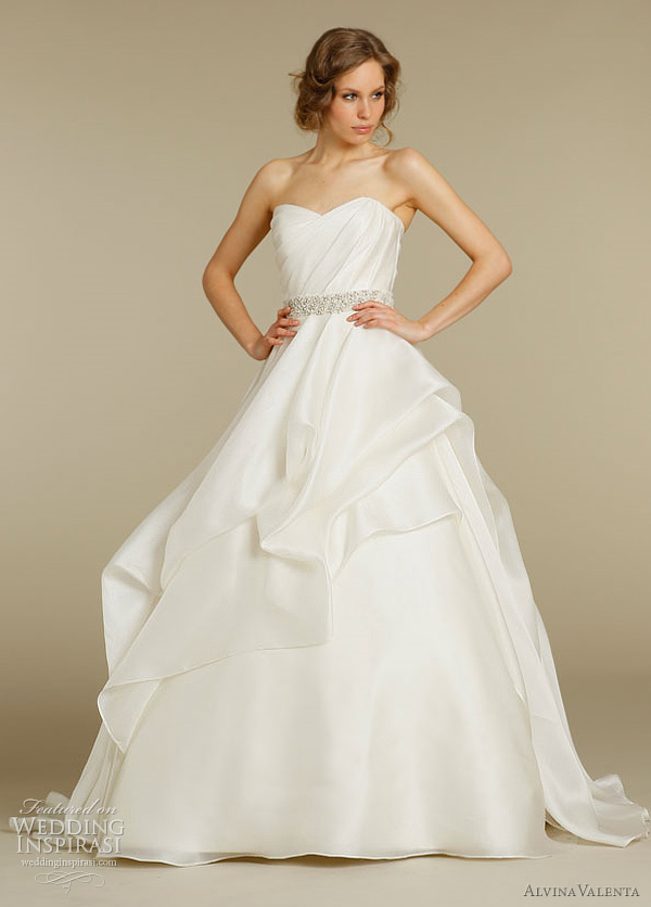 alvina-valenta-ball-gown-2012.jpg