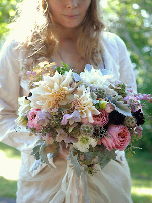 dahlia-wedding-bouquet.jpg