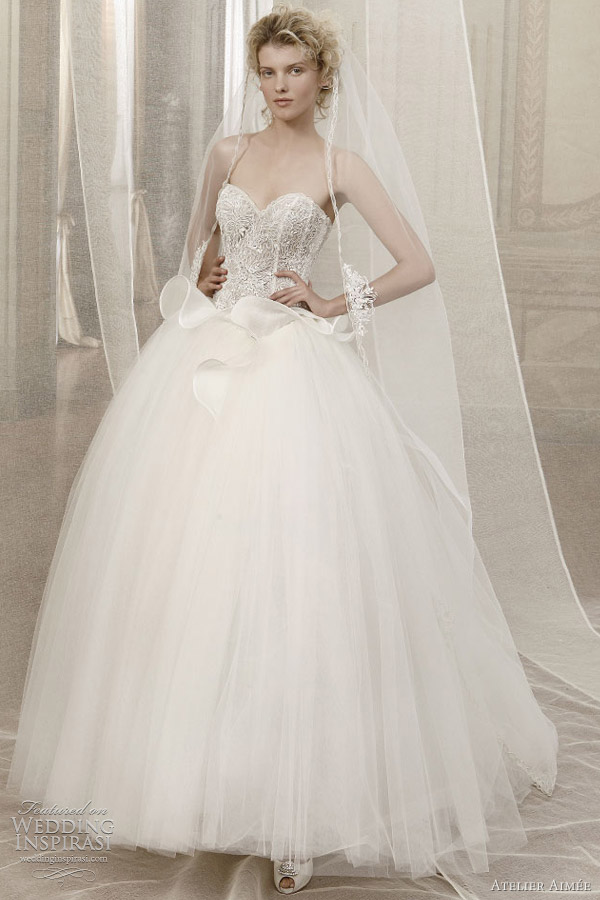 juliet-romeo-wedding-dress.jpg