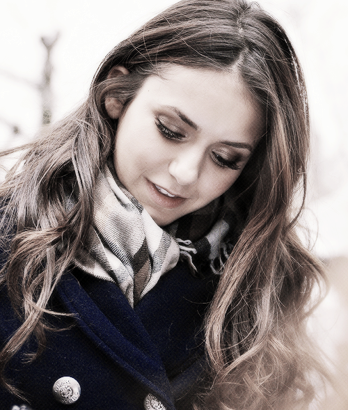 Nina-nina-dobrev-32661125-500-589.png