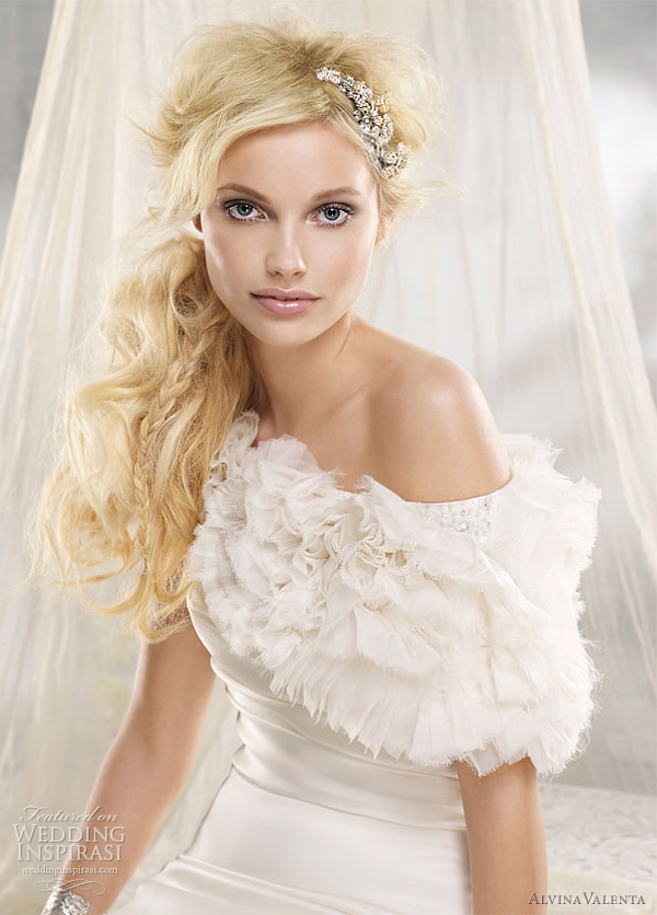 alvina-valenta-wedding-dress-2012.jpg