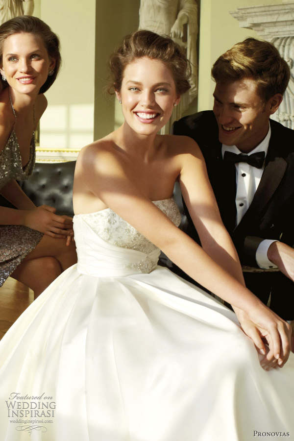 pronovias-bamba-2012-wedding-dresses.jpg