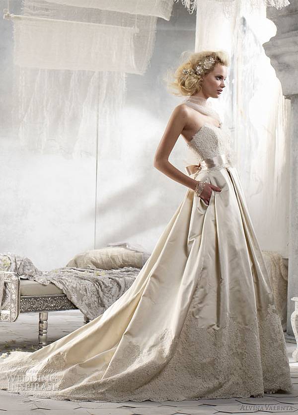 alvina-valenta-wedding-dresses-2012.jpg