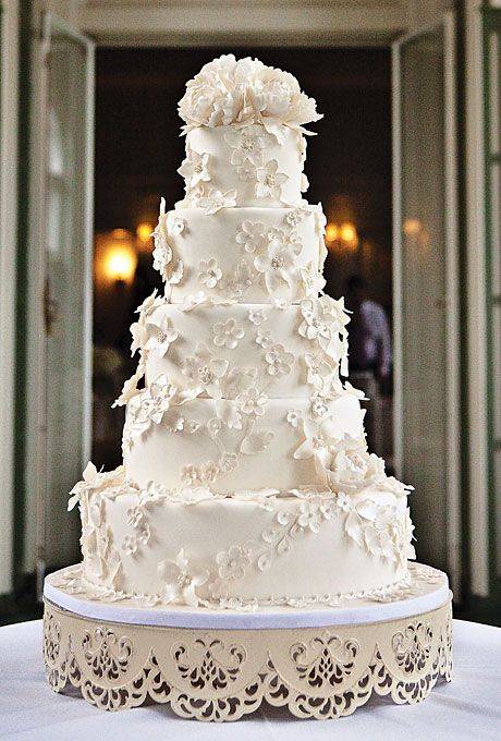 white-gold-wedding-cakes.jpg