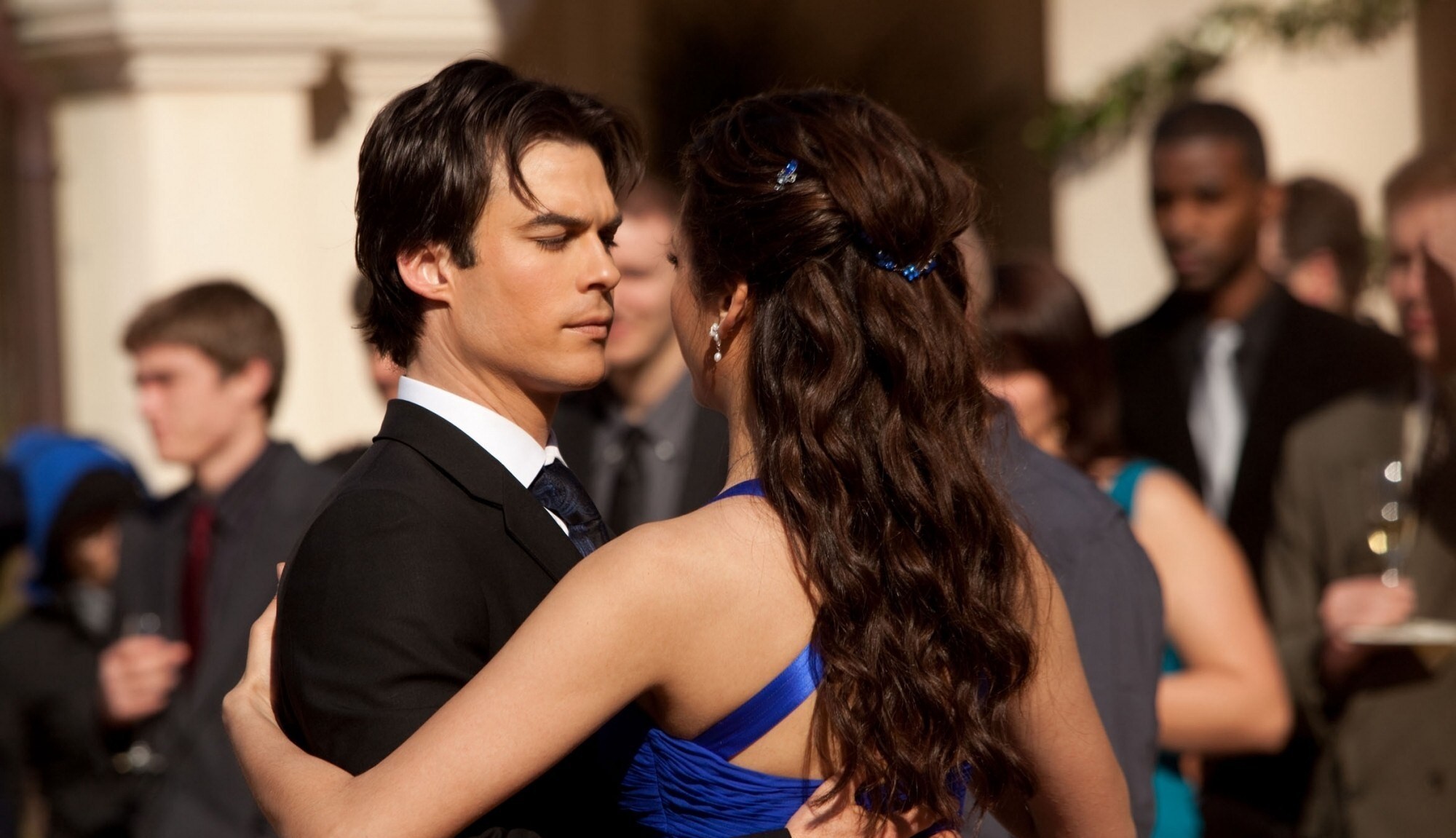 DE-dancing-damon-and-elena-17057720-2000-1151.jpg