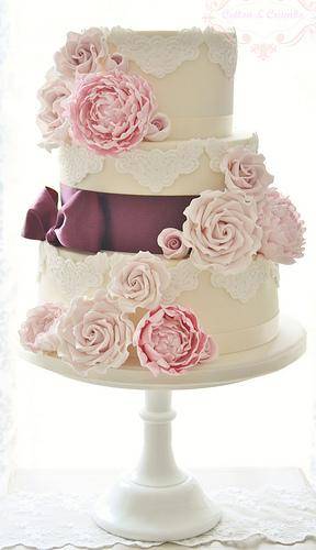 floral-blooms-wedding-cake.jpg