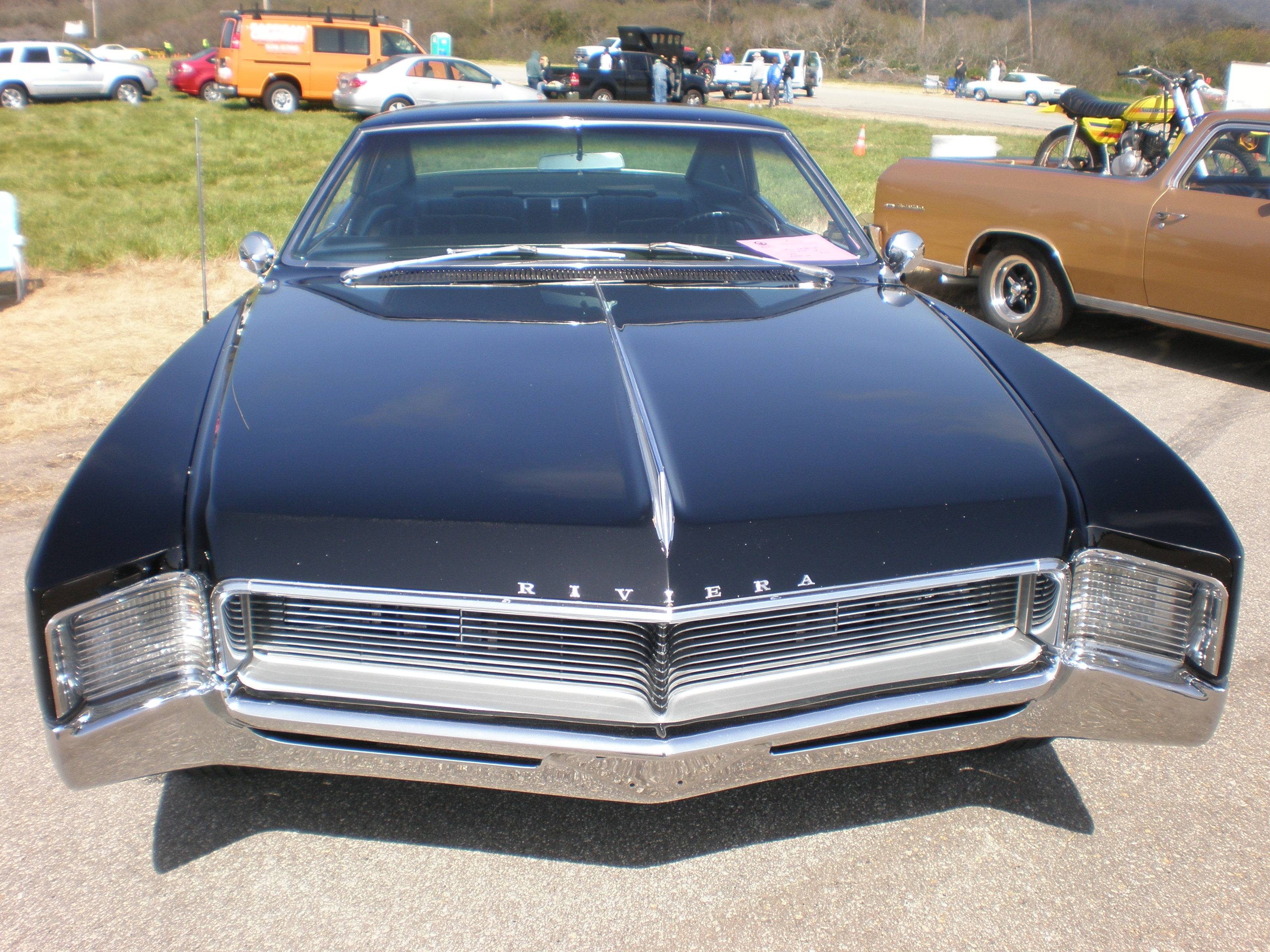 1966_black_Buick_Riviera_GS_front.JPG